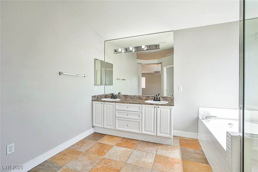 6747 Gold Yarrow, Las Vegas, NV 89148