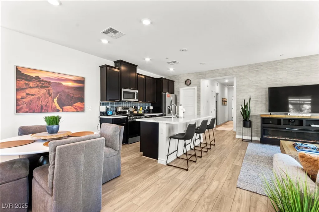 295 Callen Falls, Henderson, NV 89011