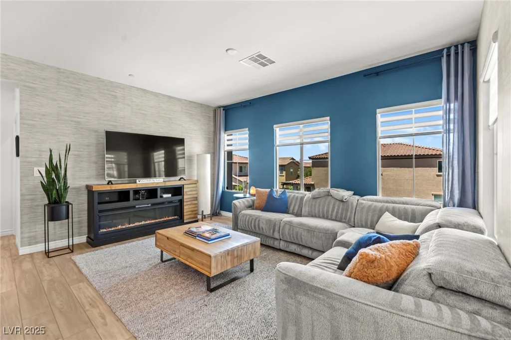 295 Callen Falls, Henderson, NV 89011