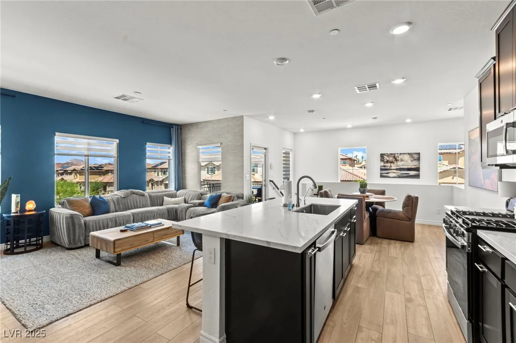 295 Callen Falls, Henderson, NV 89011