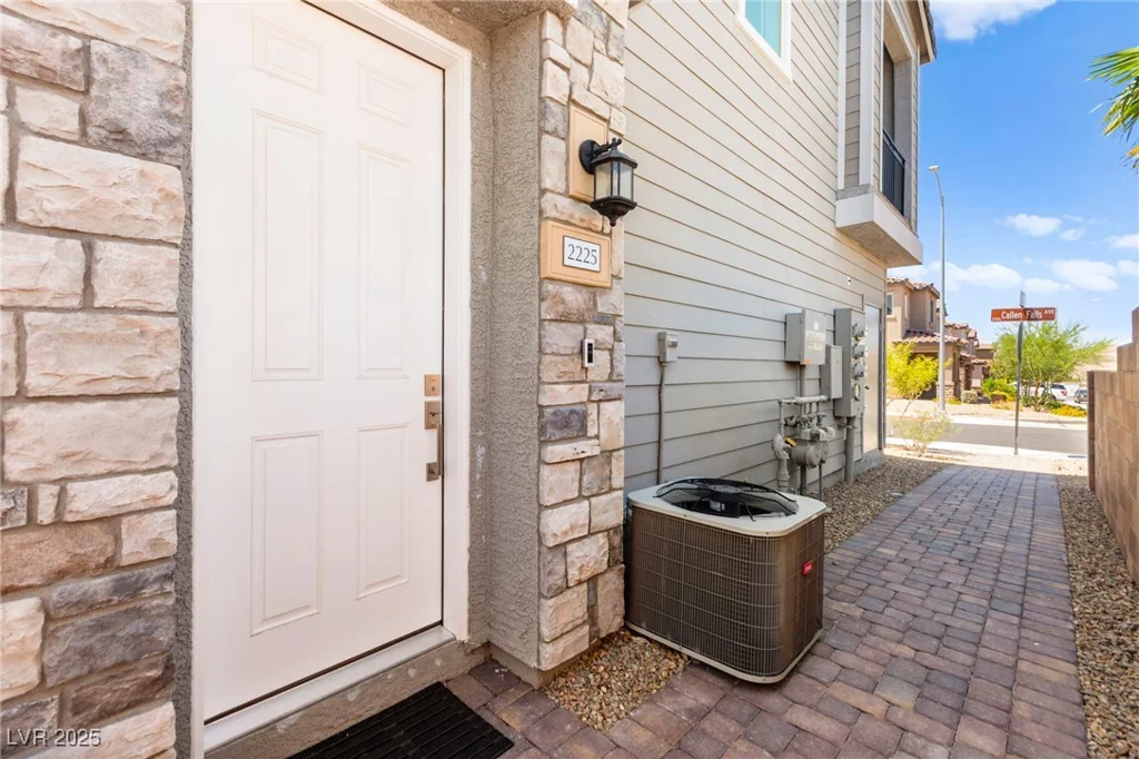 295 Callen Falls, Henderson, NV 89011
