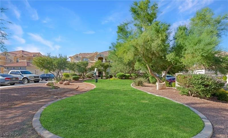 5855 Valley, North Las Vegas, NV 89031