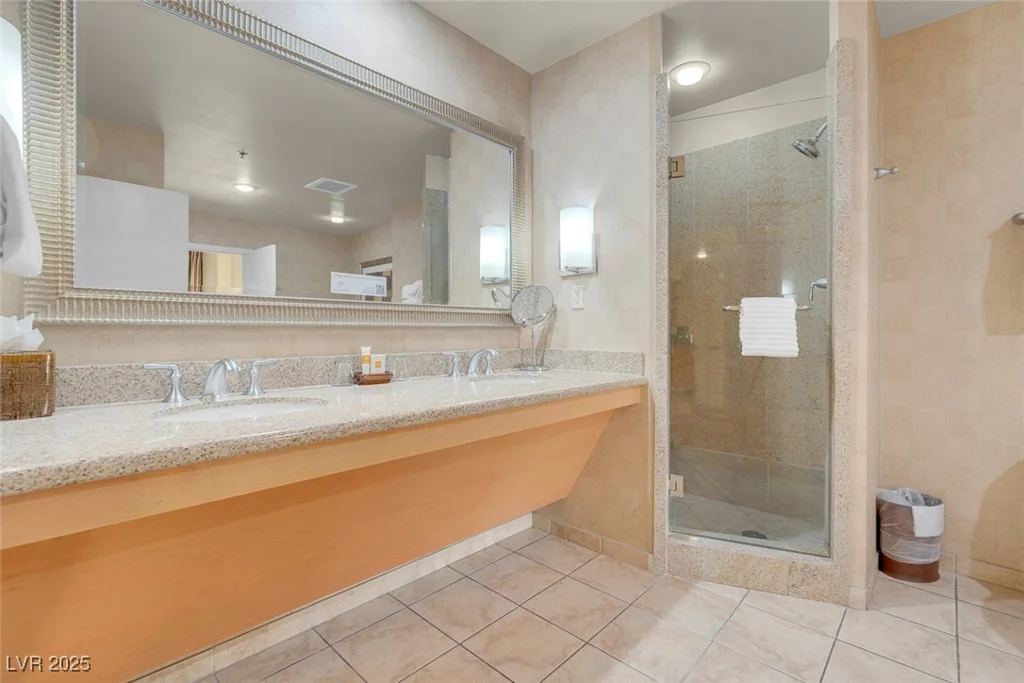211 FLAMINGO, Las Vegas, NV 89169