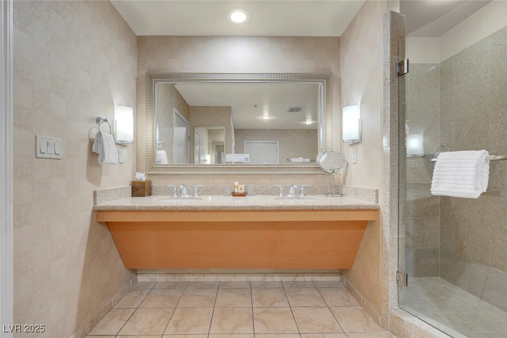 211 FLAMINGO, Las Vegas, NV 89169