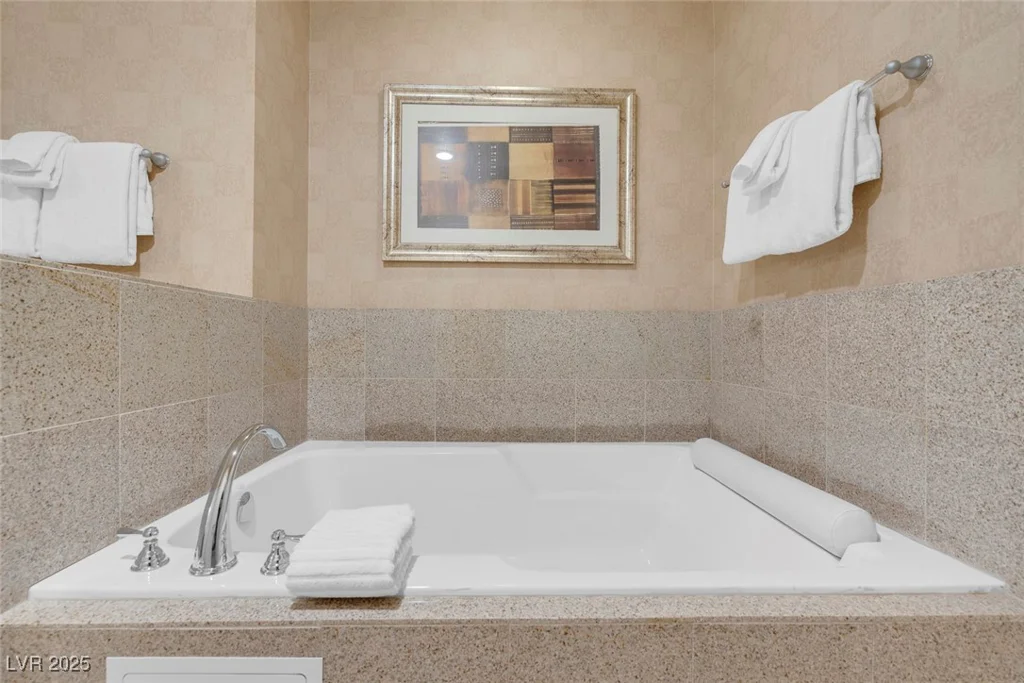 211 FLAMINGO, Las Vegas, NV 89169