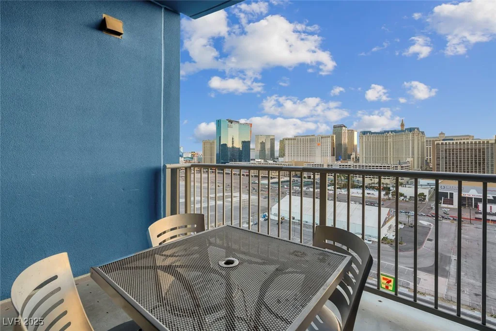 211 FLAMINGO, Las Vegas, NV 89169