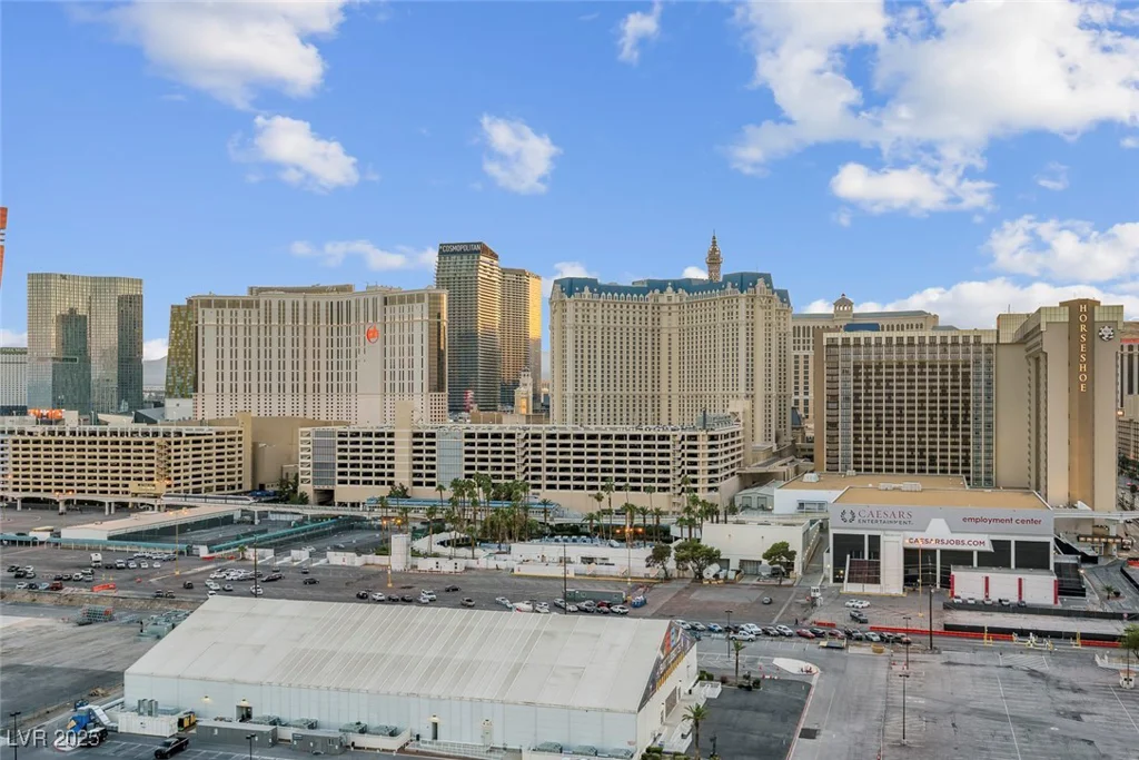 211 FLAMINGO, Las Vegas, NV 89169