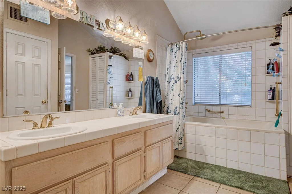 7109 Deepriver, Las Vegas, NV 89129
