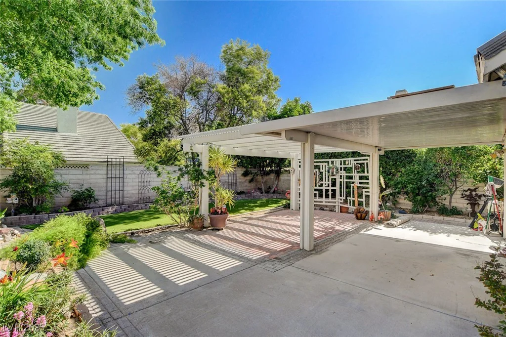 7109 Deepriver, Las Vegas, NV 89129