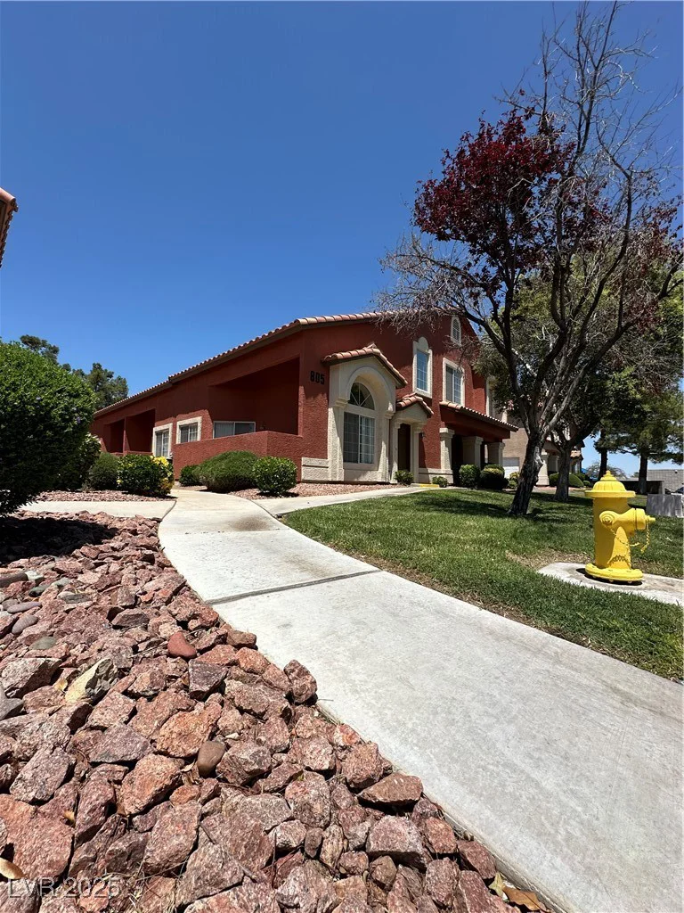 805 Desert Oak, Las Vegas, NV 89147