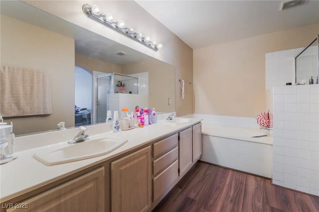 3950 Sandhill, Las Vegas, NV 89121