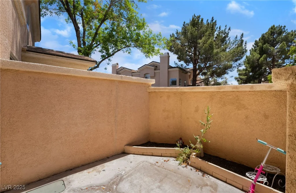 3950 Sandhill, Las Vegas, NV 89121
