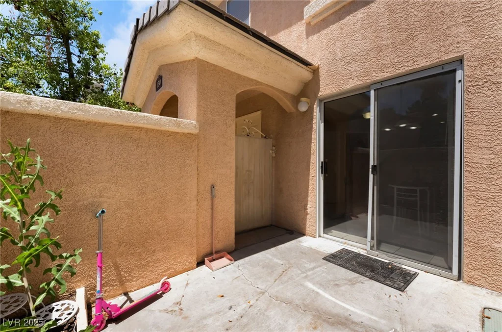 3950 Sandhill, Las Vegas, NV 89121