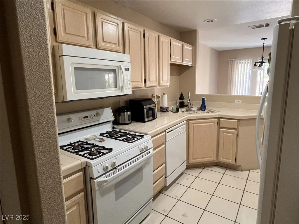 3950 Sandhill, Las Vegas, NV 89121