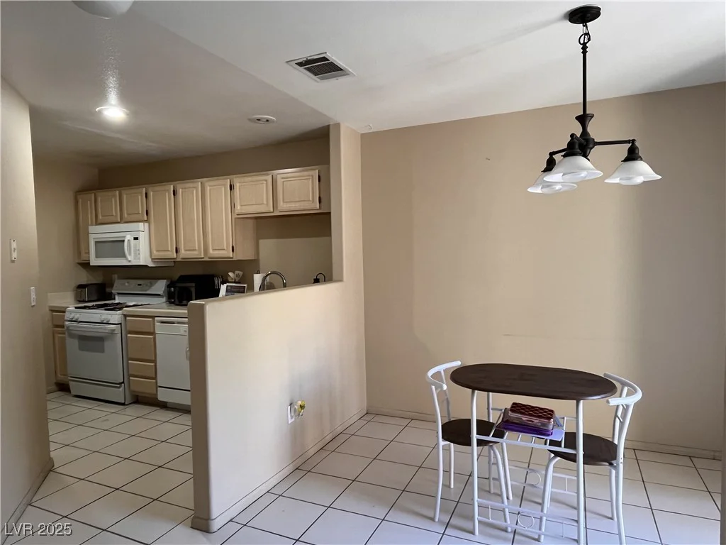 3950 Sandhill, Las Vegas, NV 89121