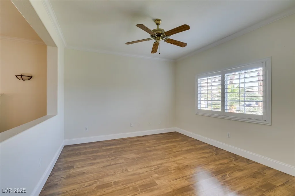 1274 Doggett, Las Vegas, NV 89123