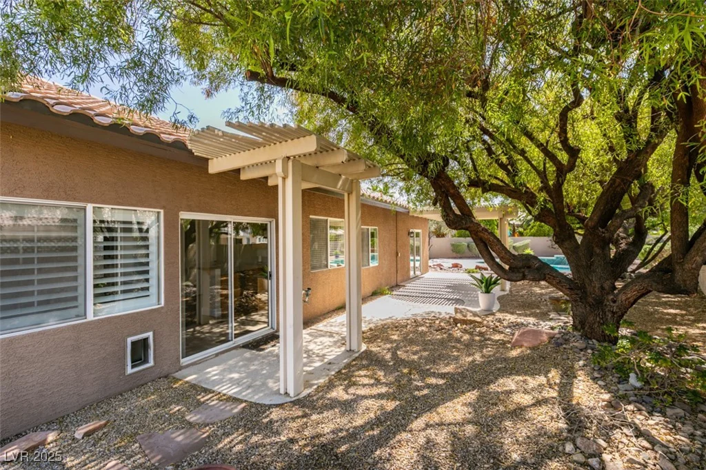1274 Doggett, Las Vegas, NV 89123