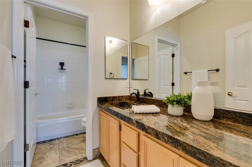 1274 Doggett, Las Vegas, NV 89123