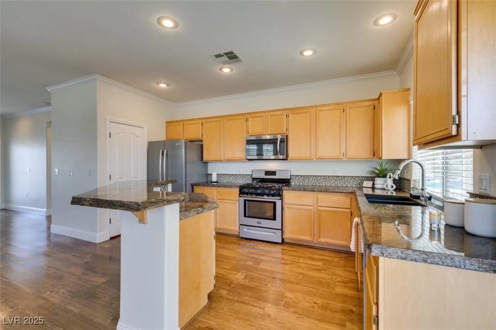 1274 Doggett, Las Vegas, NV 89123