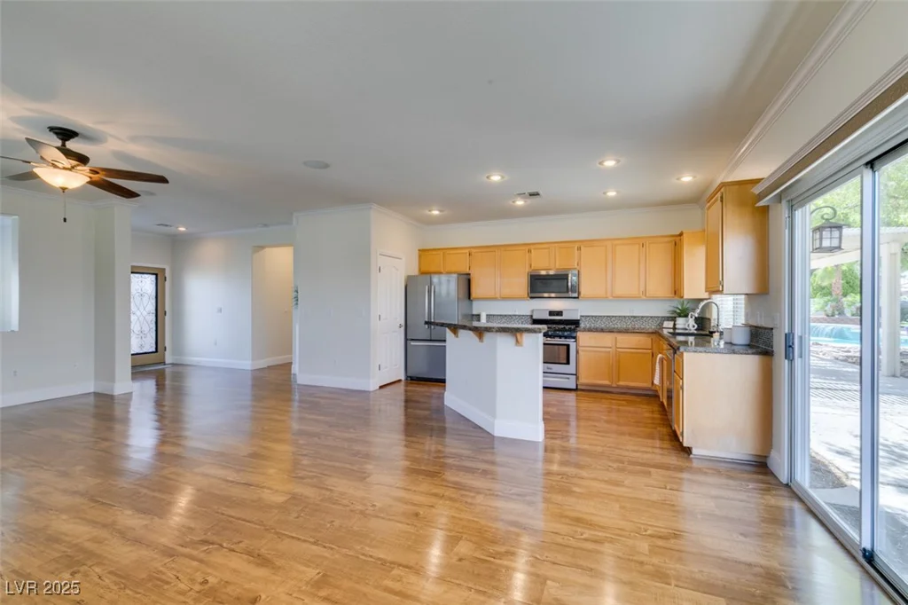 1274 Doggett, Las Vegas, NV 89123