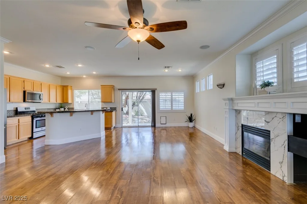 1274 Doggett, Las Vegas, NV 89123