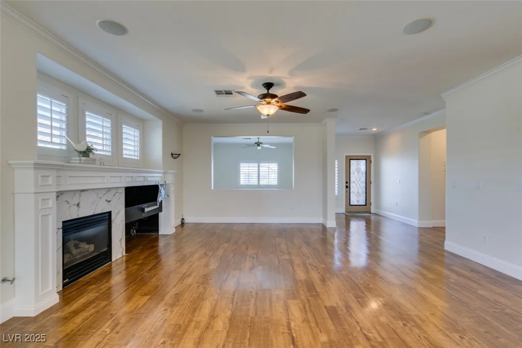1274 Doggett, Las Vegas, NV 89123
