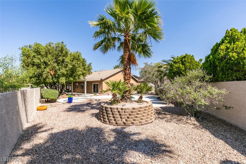 1274 Doggett, Las Vegas, NV 89123