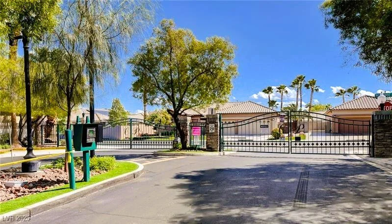 1274 Doggett, Las Vegas, NV 89123