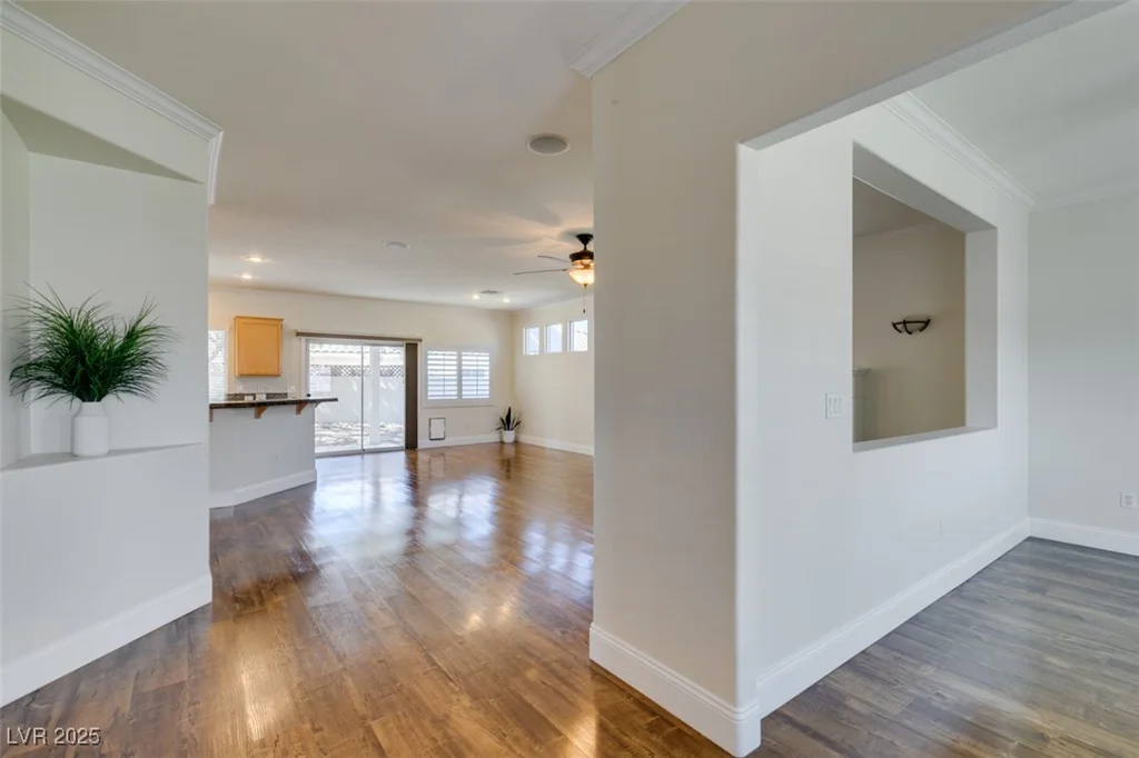 1274 Doggett, Las Vegas, NV 89123