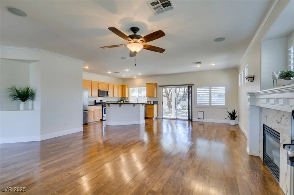 1274 Doggett, Las Vegas, NV 89123