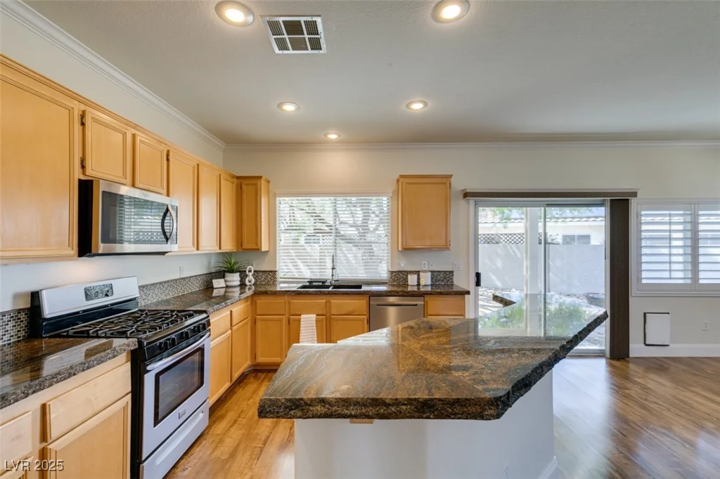 1274 Doggett, Las Vegas, NV 89123