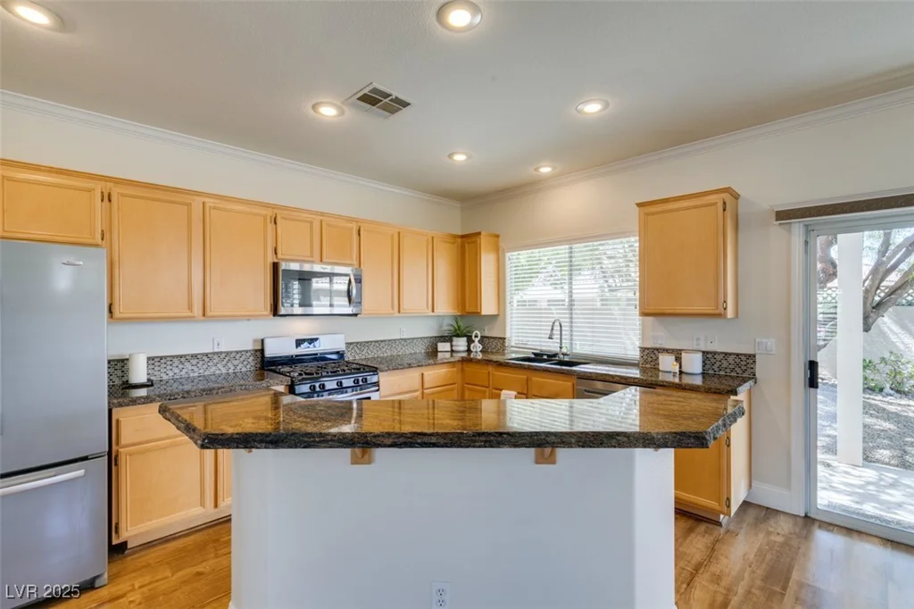 1274 Doggett, Las Vegas, NV 89123