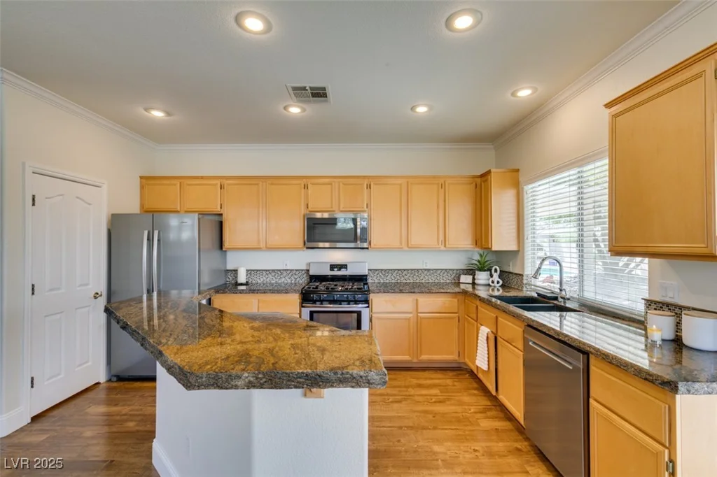 1274 Doggett, Las Vegas, NV 89123