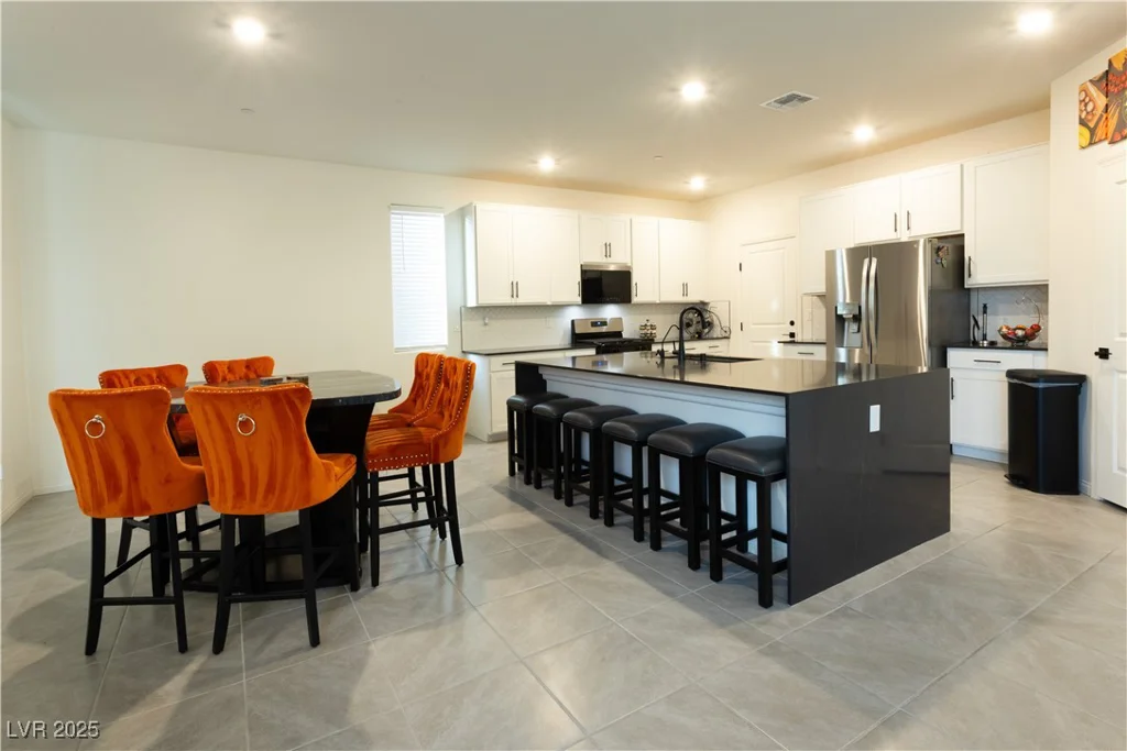 10021 Locking Biner, Las Vegas, NV 89166