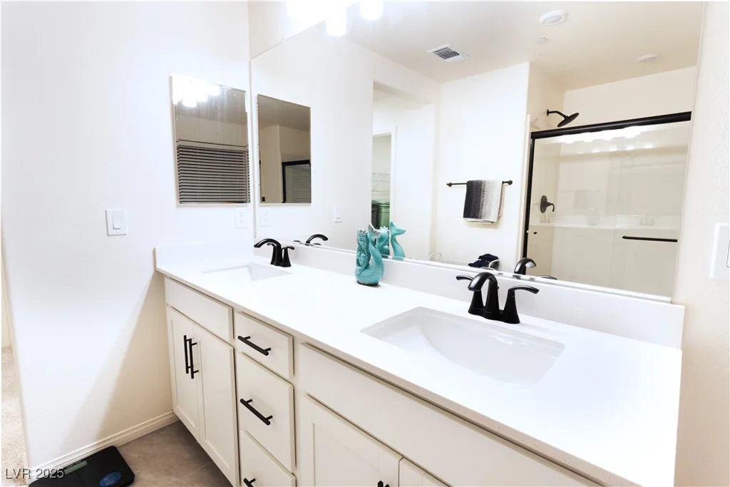 10021 Locking Biner, Las Vegas, NV 89166