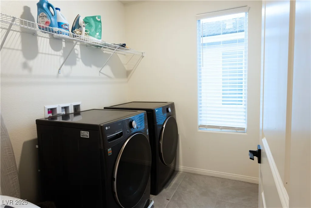 10021 Locking Biner, Las Vegas, NV 89166
