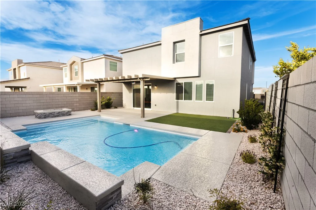 10021 Locking Biner, Las Vegas, NV 89166