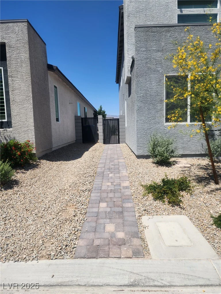 10021 Locking Biner, Las Vegas, NV 89166