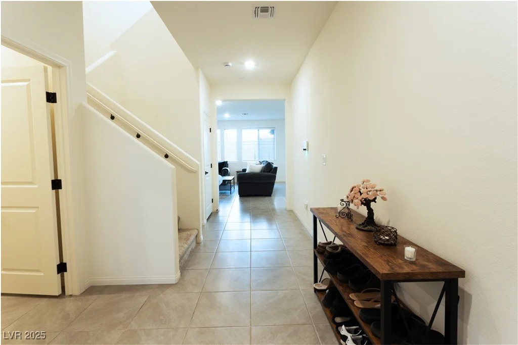 10021 Locking Biner, Las Vegas, NV 89166