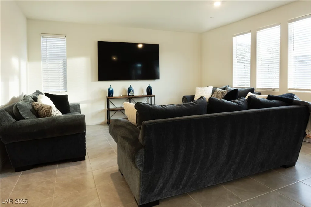 10021 Locking Biner, Las Vegas, NV 89166
