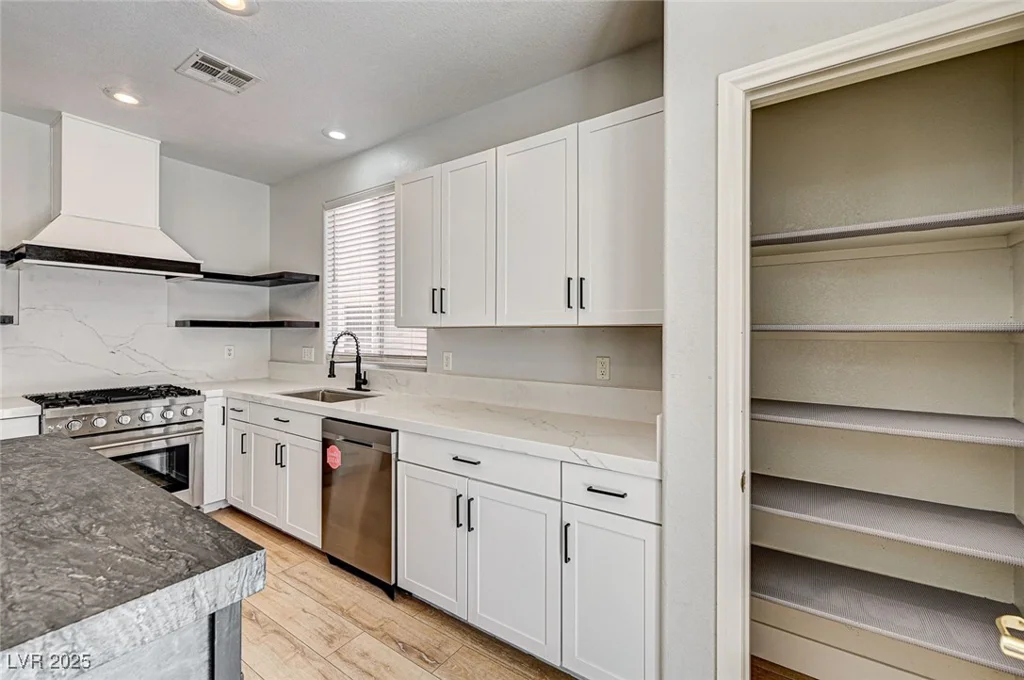 401 Sonoma Valley, Las Vegas, NV 89144