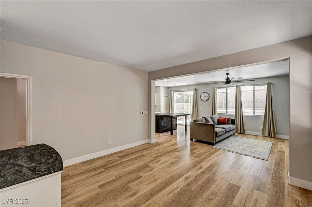 401 Sonoma Valley, Las Vegas, NV 89144