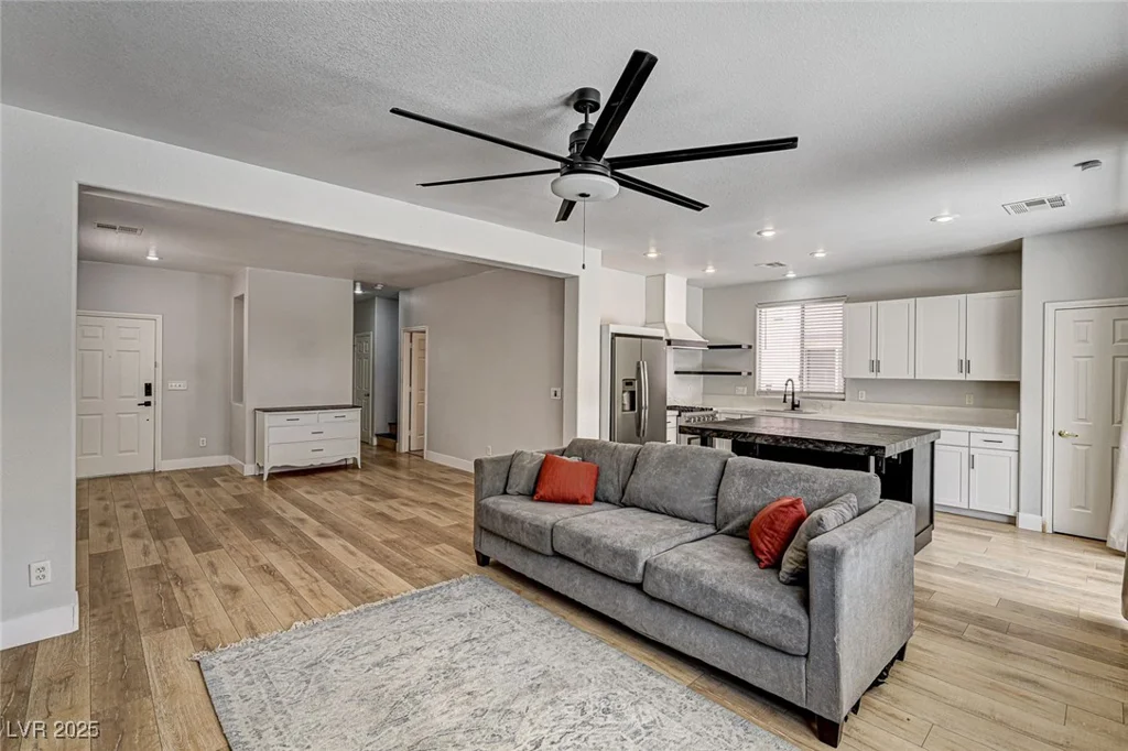 401 Sonoma Valley, Las Vegas, NV 89144