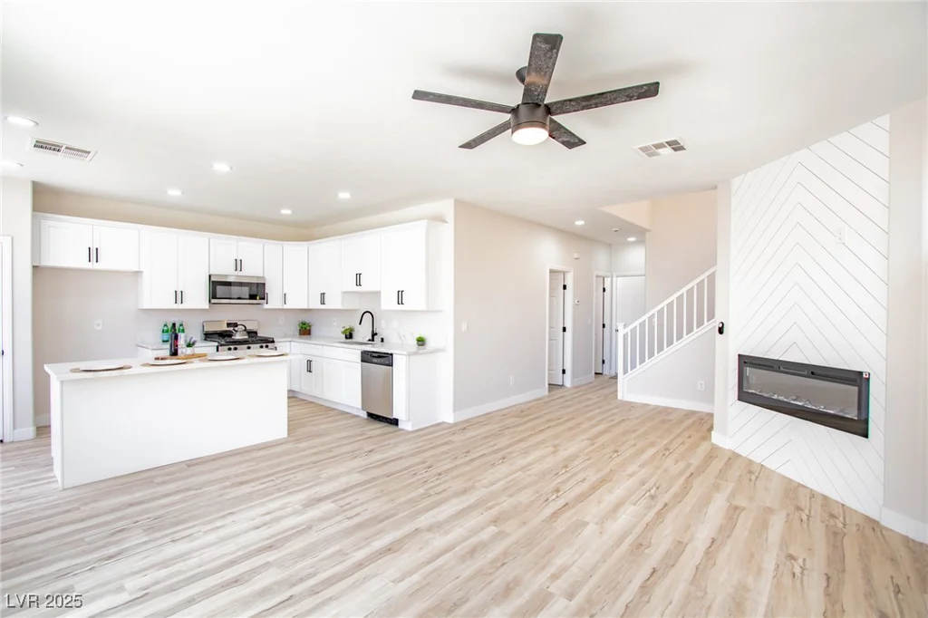 6387 Azurelyn, Las Vegas, NV 89122
