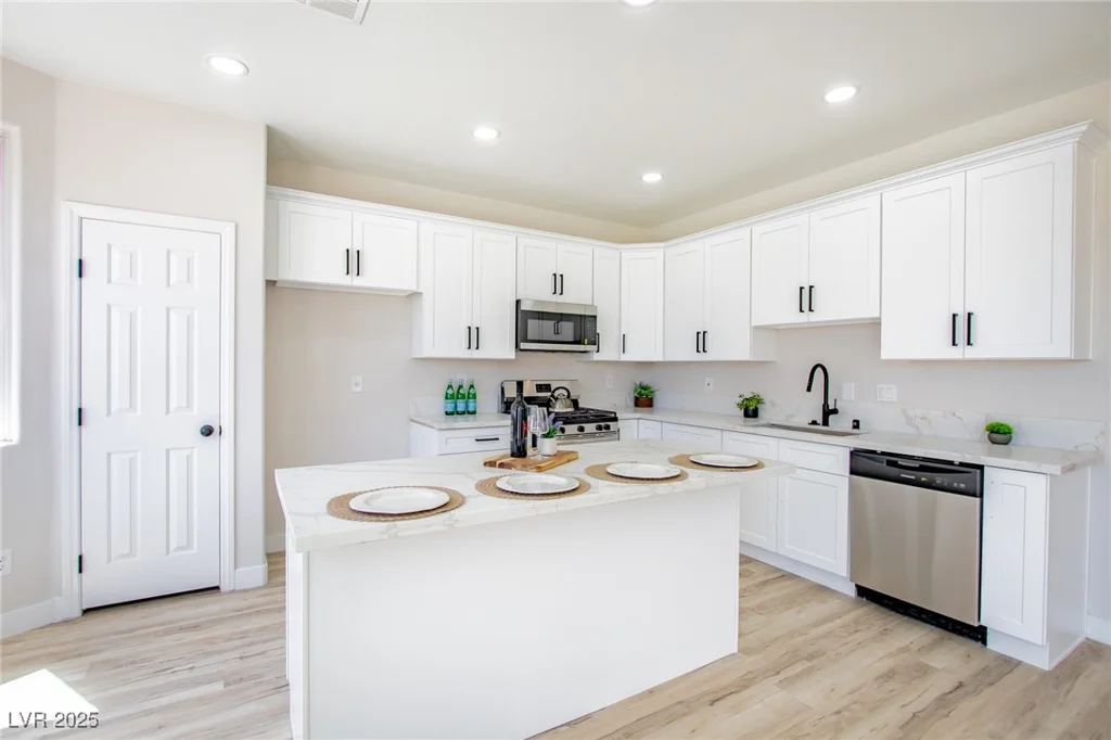 6387 Azurelyn, Las Vegas, NV 89122