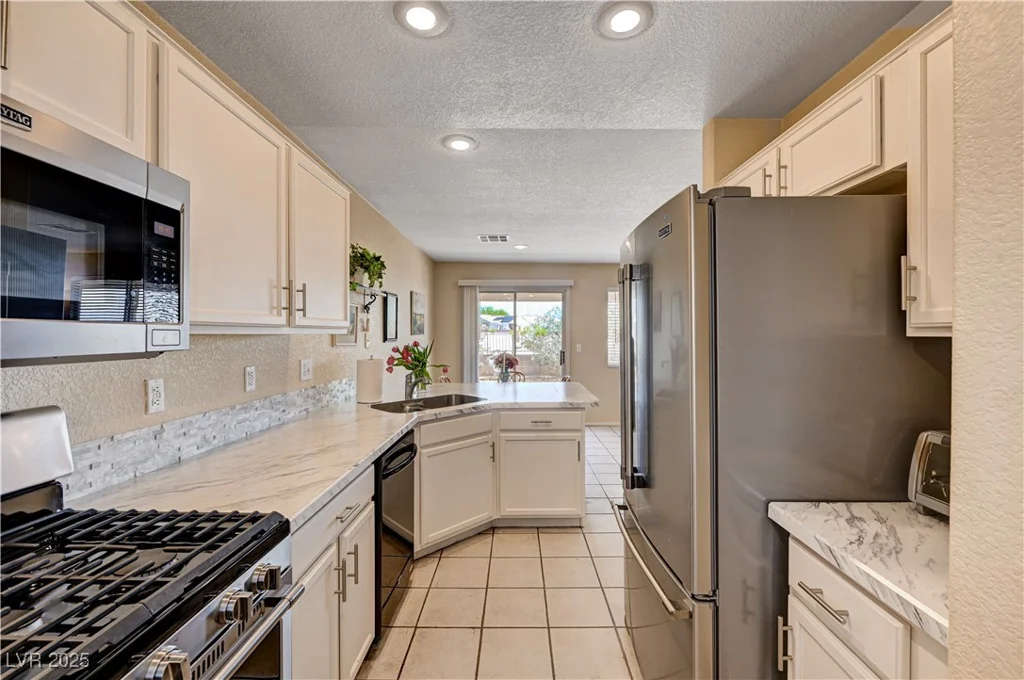 1902 Panther, North Las Vegas, NV 89031