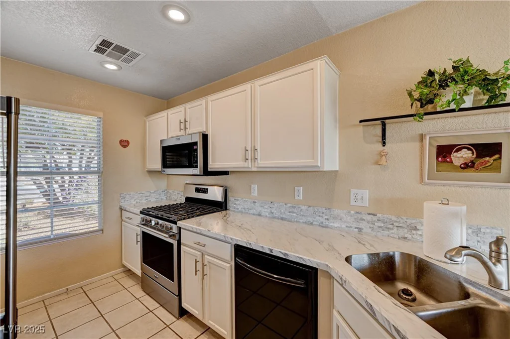 1902 Panther, North Las Vegas, NV 89031