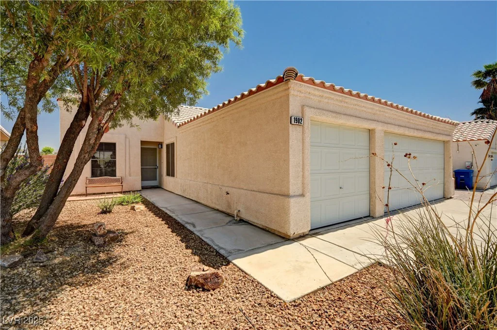 1902 Panther, North Las Vegas, NV 89031
