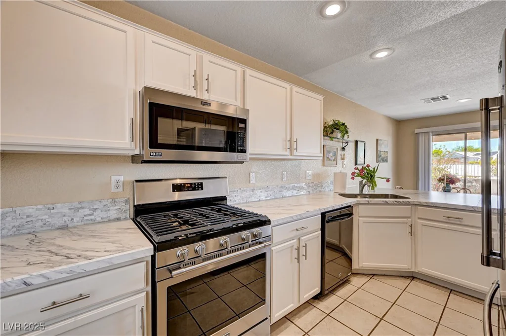 1902 Panther, North Las Vegas, NV 89031
