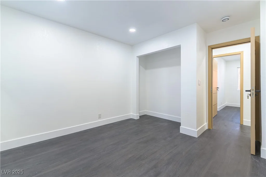 9937 Whalers Landing, Las Vegas, NV 89117